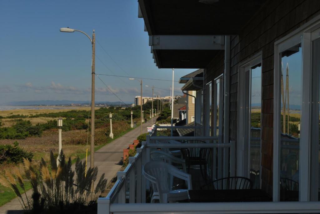 Inn At The Shore Seaside Exterior photo